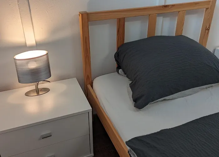 Spacious In Perfect For Long Asten